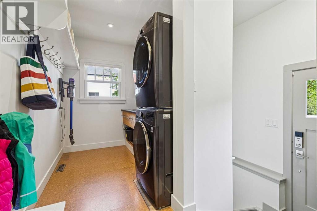3202 1 Street SW - 23