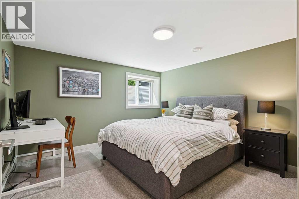 3202 1 Street SW - 31