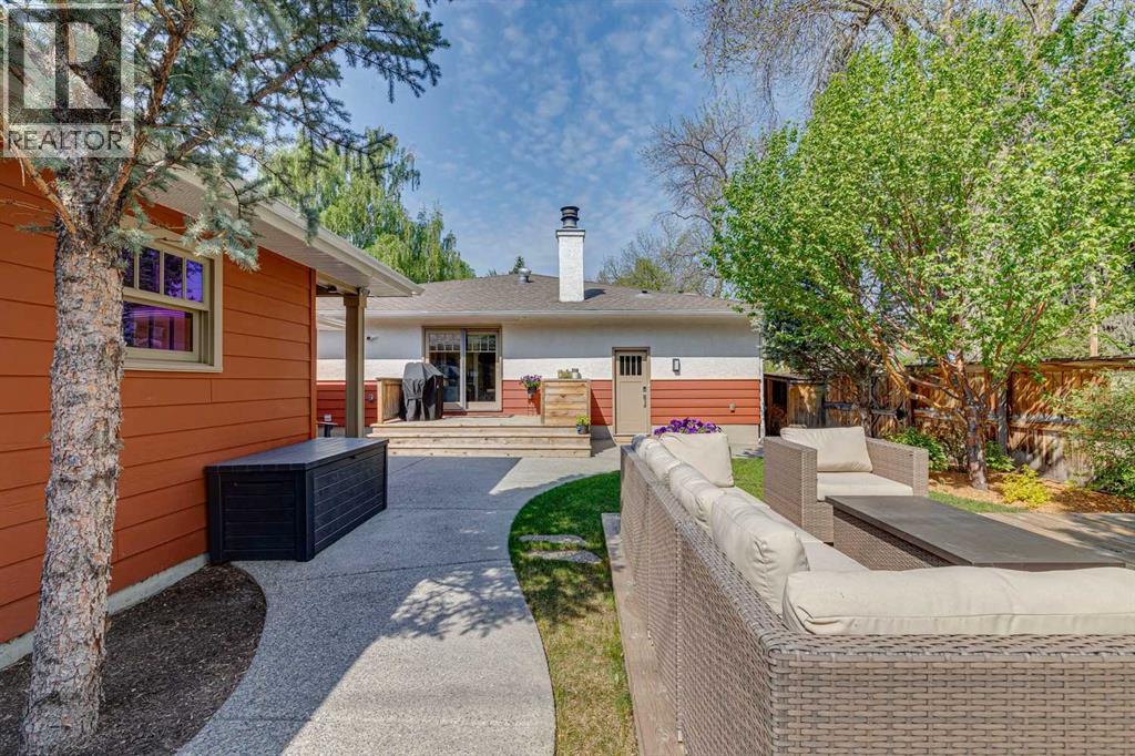 3202 1 Street SW - 38