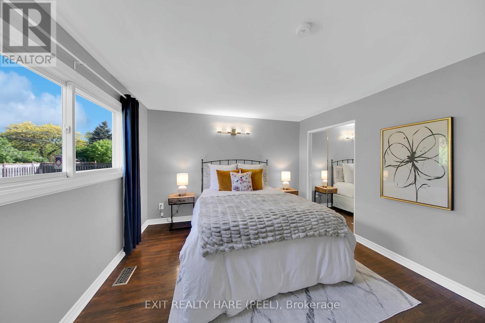 84 ADDINGTON CRESCENT - 17