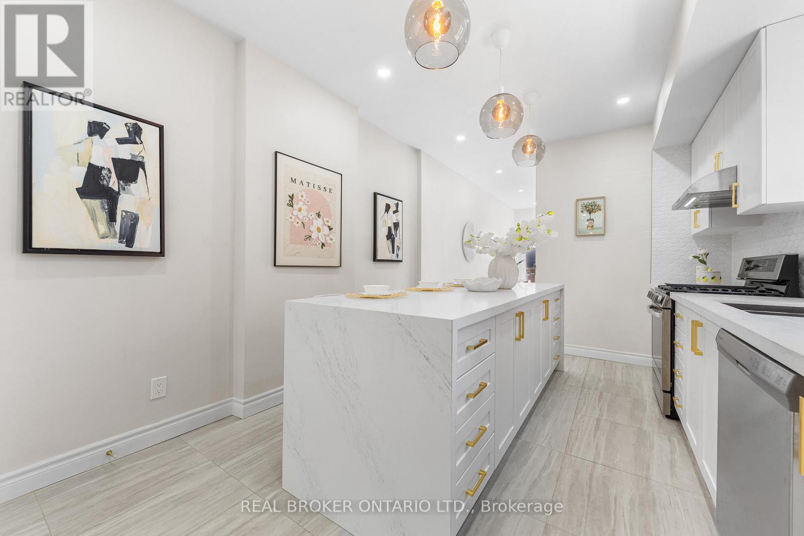 806 GLADSTONE AVENUE - 14