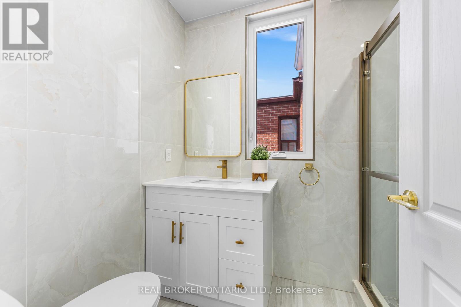 806 GLADSTONE AVENUE - 29