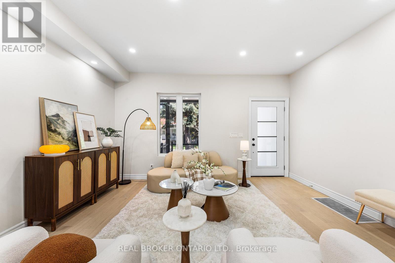 806 GLADSTONE AVENUE - 3