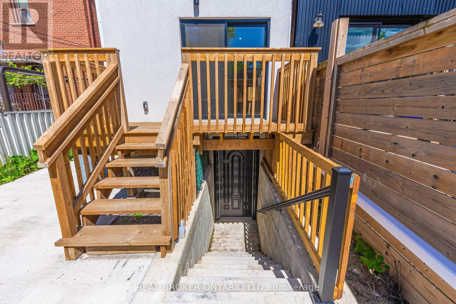 806 GLADSTONE AVENUE - 36