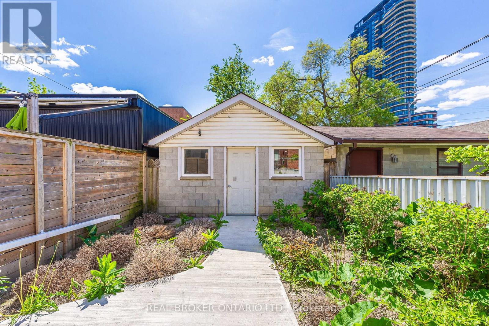 806 GLADSTONE AVENUE - 45