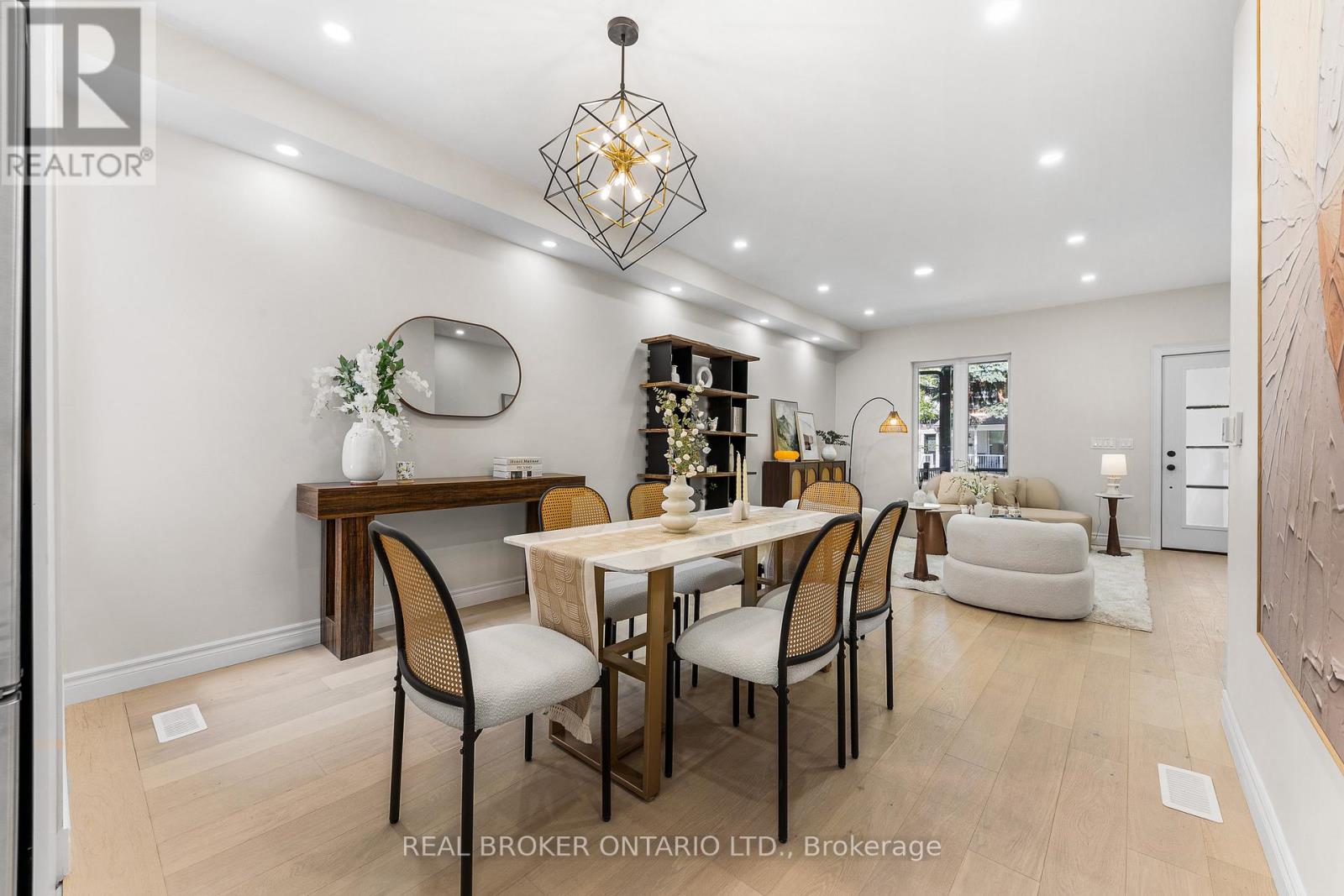 806 GLADSTONE AVENUE - 9