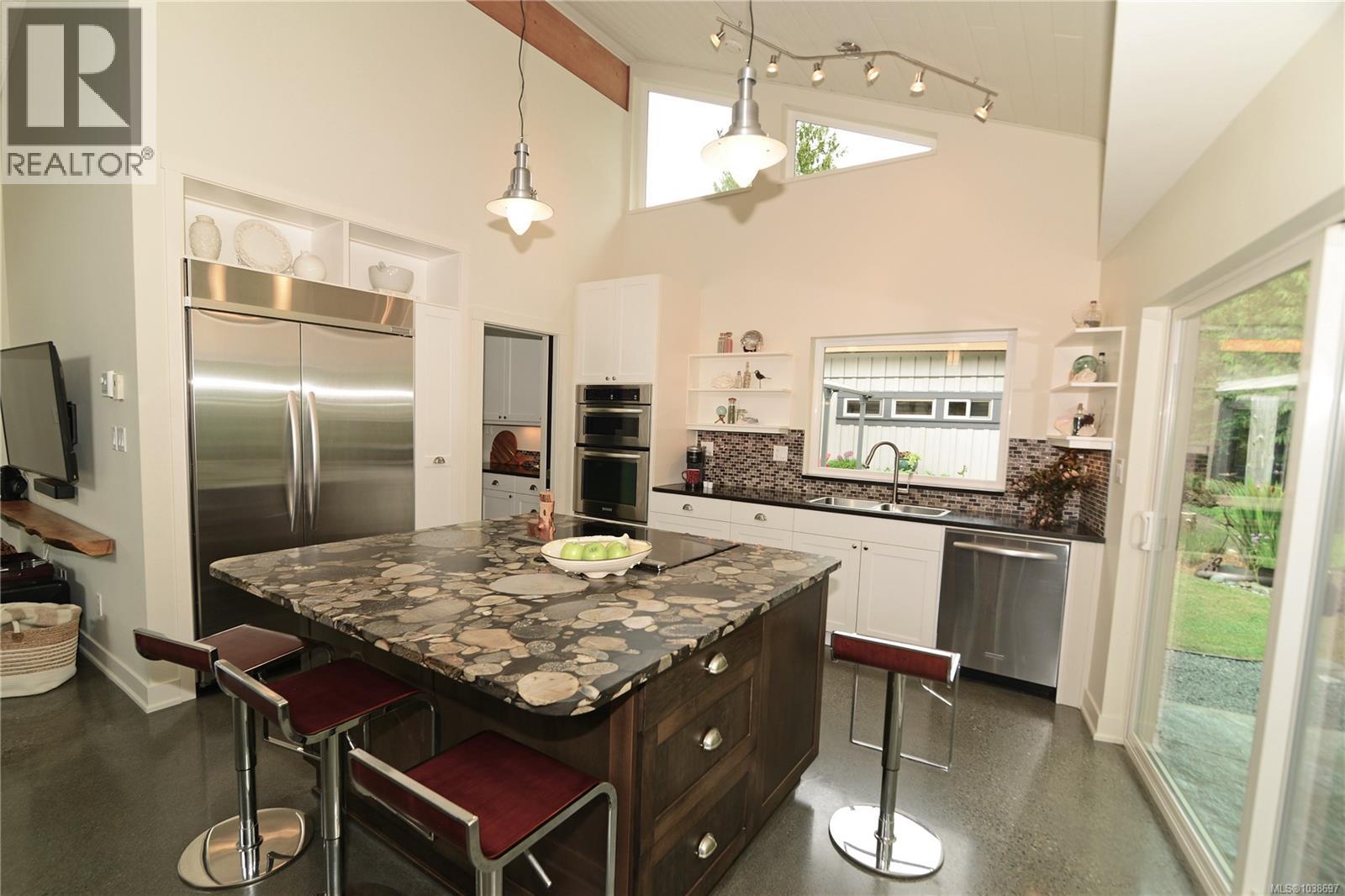 3881 Charlton Dr - Image 3