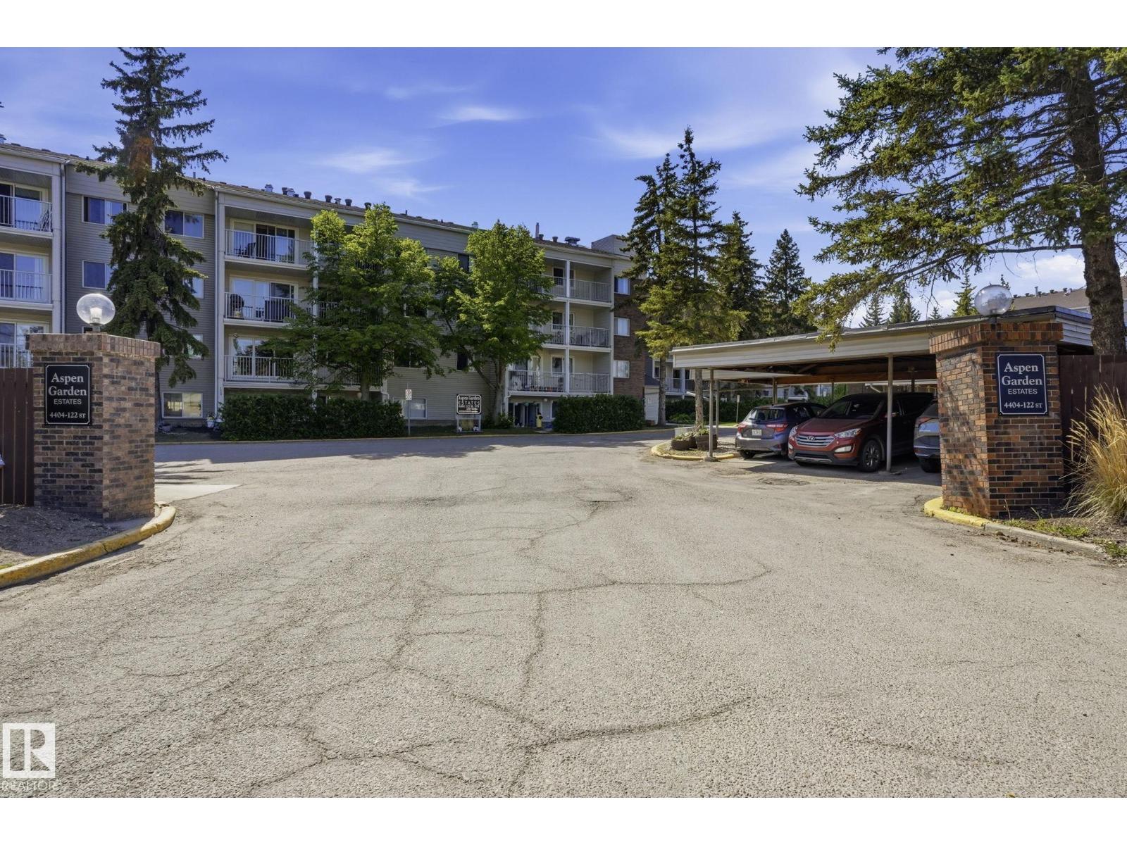 #422 4404 122 ST NW