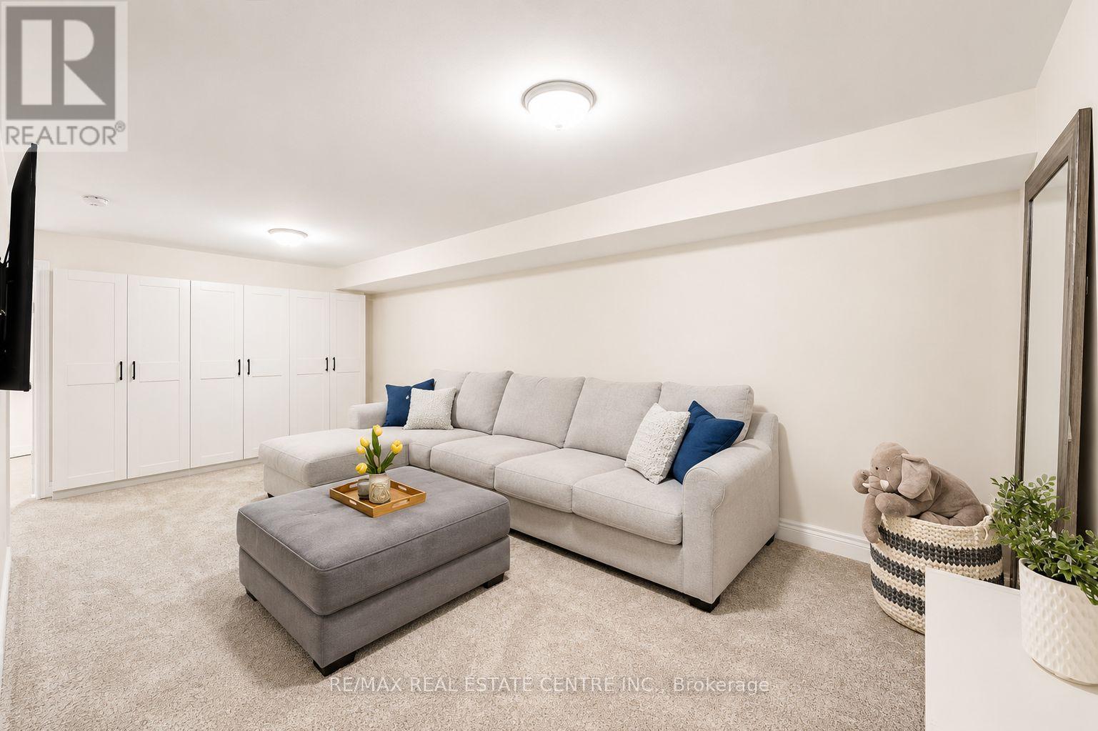 199 ALDERSON COURT - 24