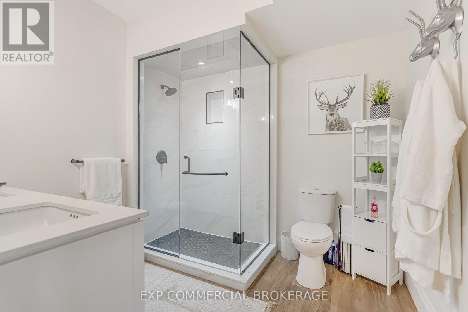 132 PARKVIEW DRIVE - 34