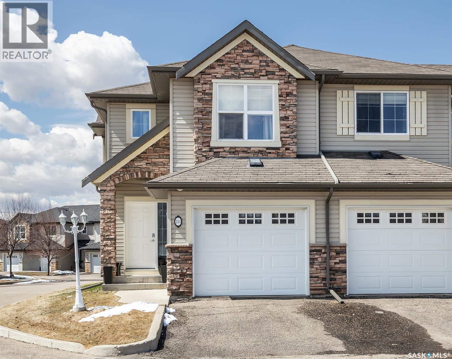 #214 615 Lynd CRESCENT - 27