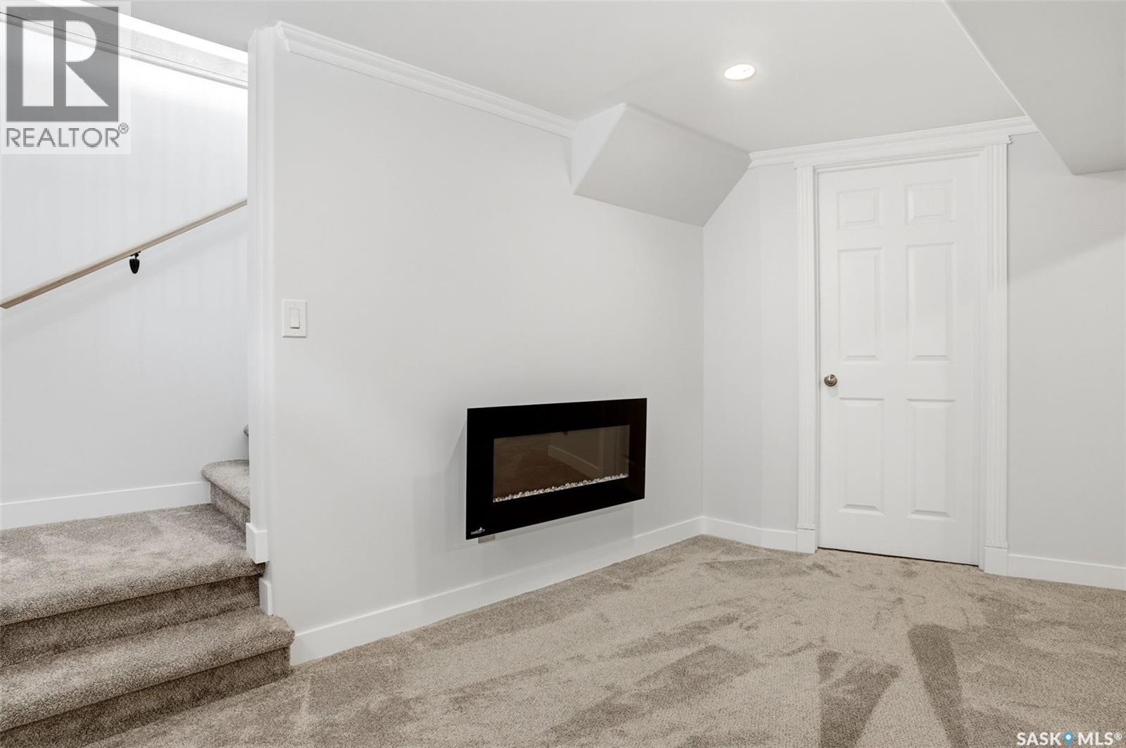 124 Riddell CRESCENT - 22