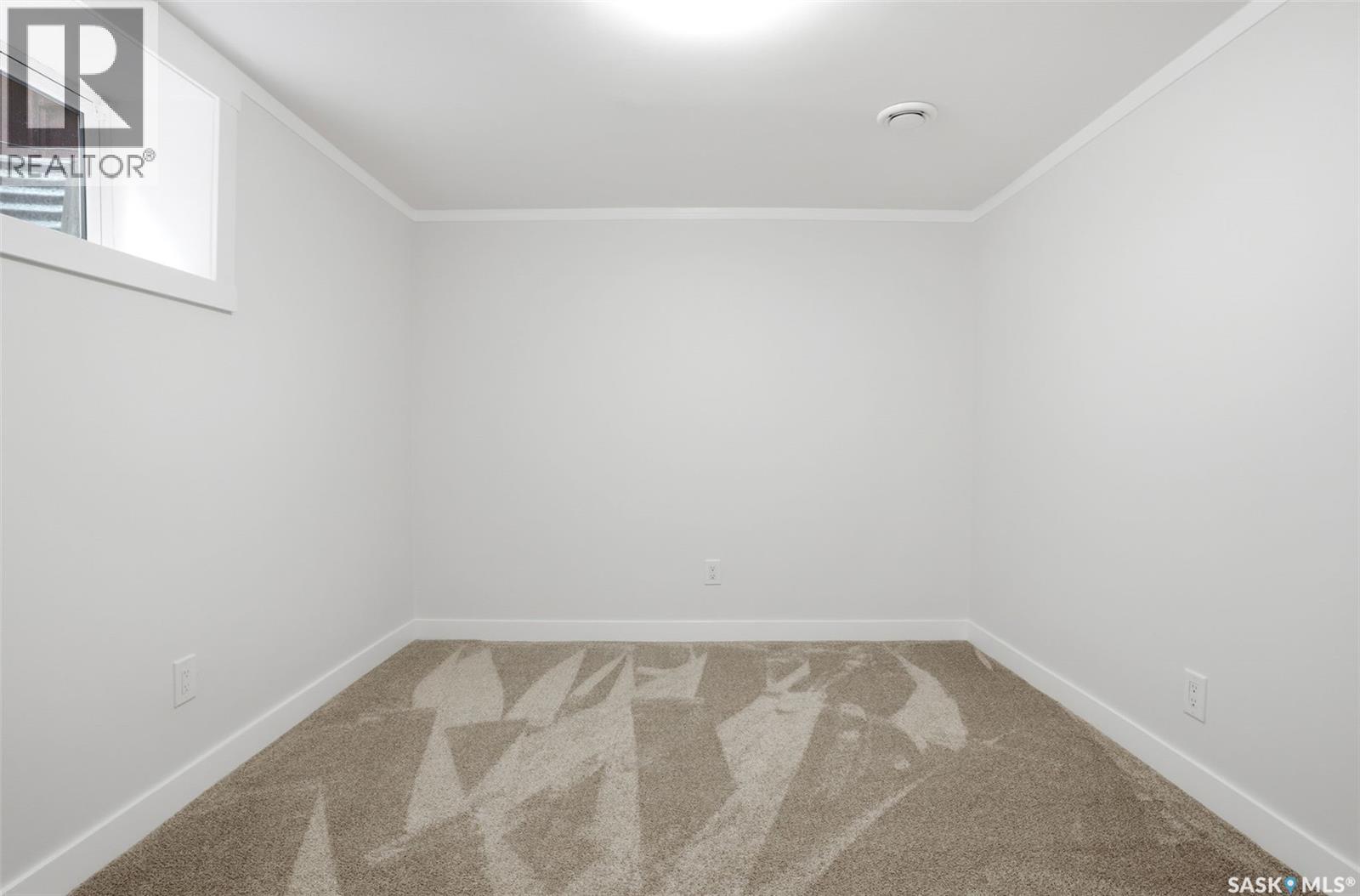 124 Riddell CRESCENT - 28