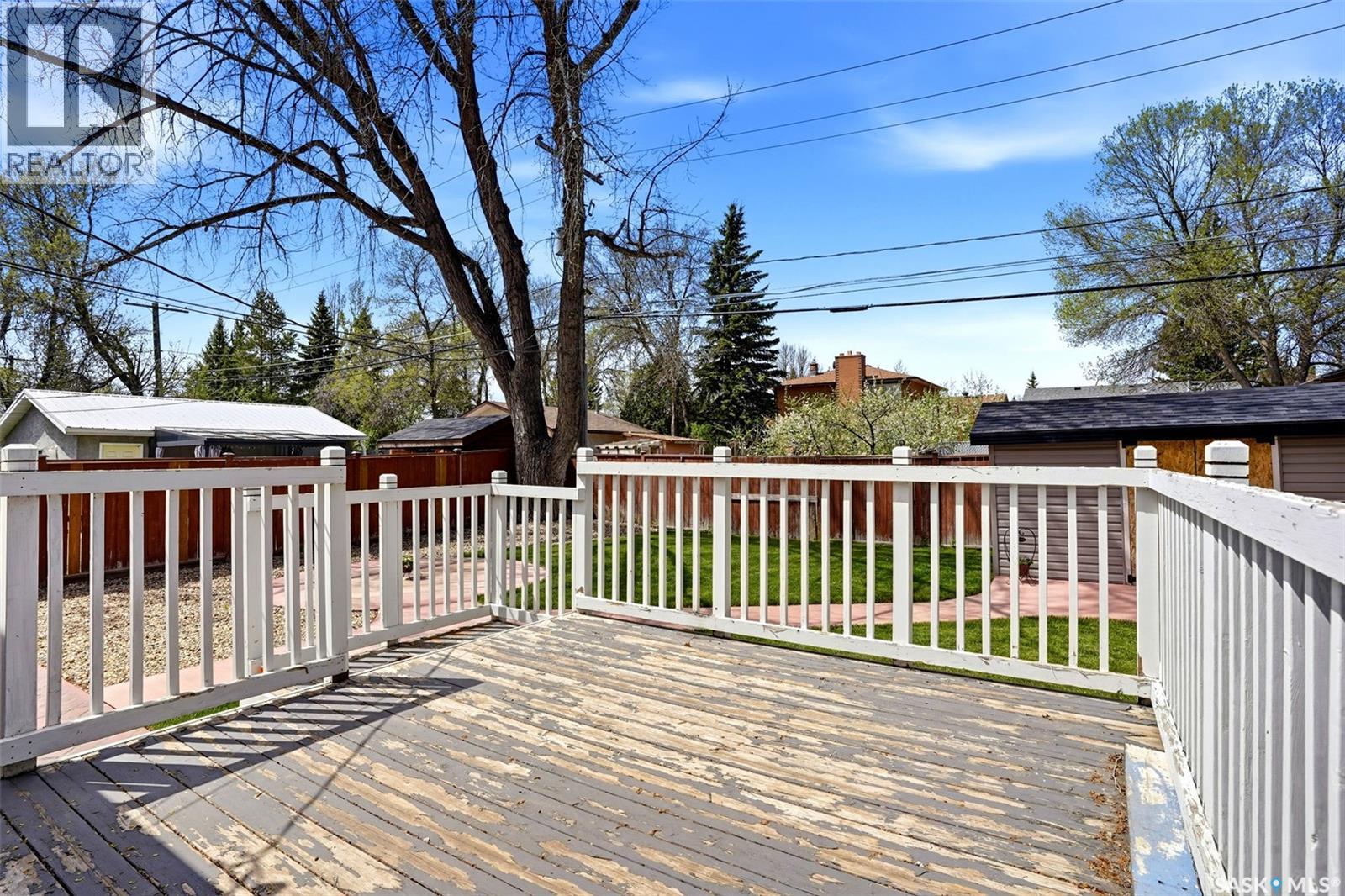 124 Riddell CRESCENT - 32