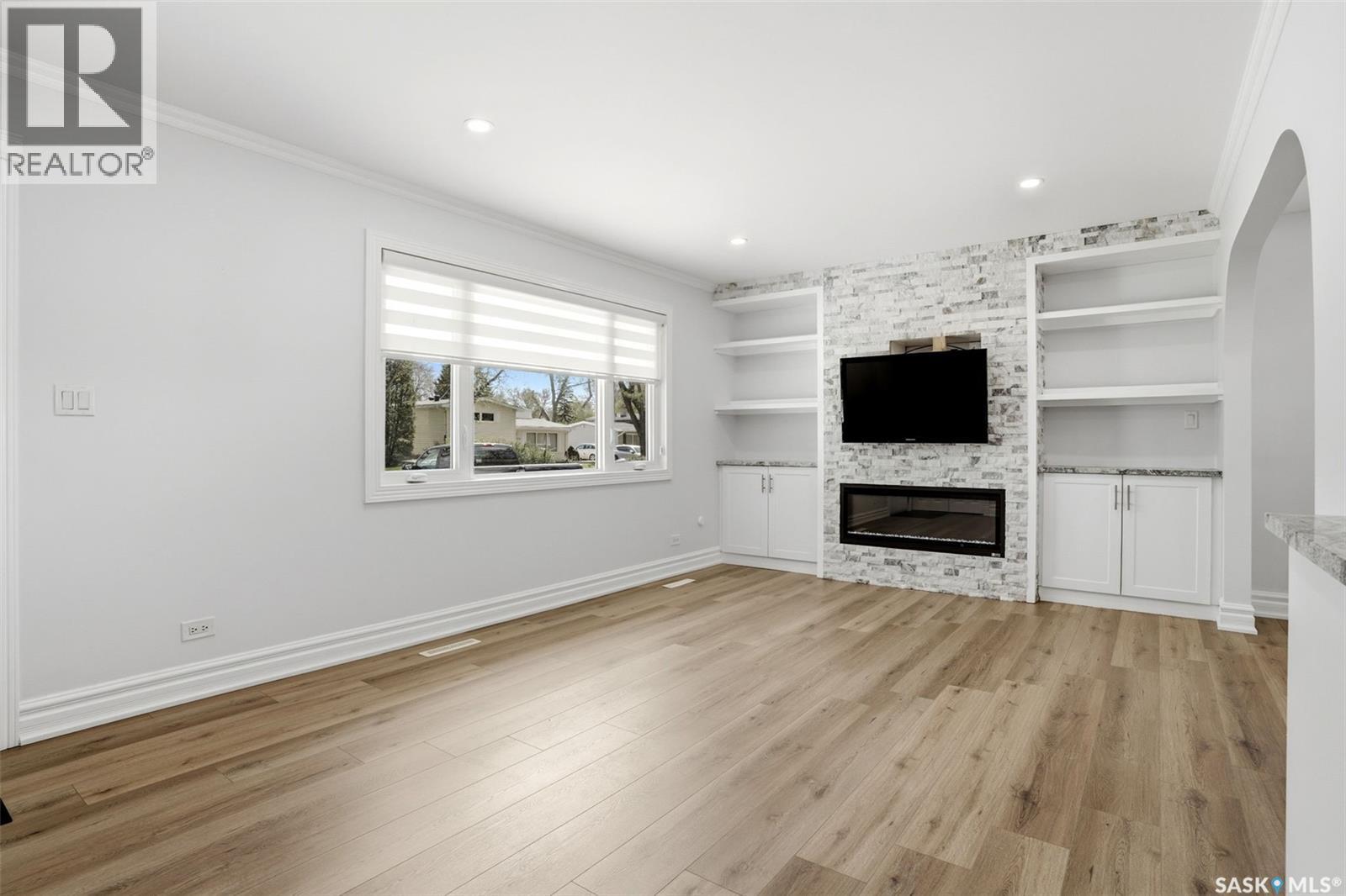 124 Riddell CRESCENT - 4