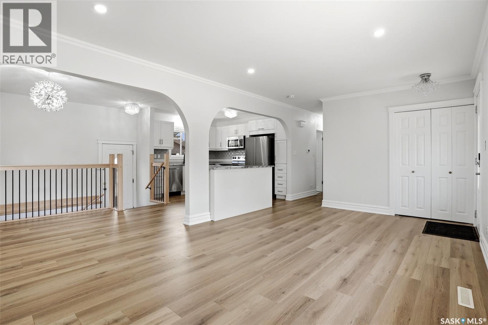 124 Riddell CRESCENT - 6