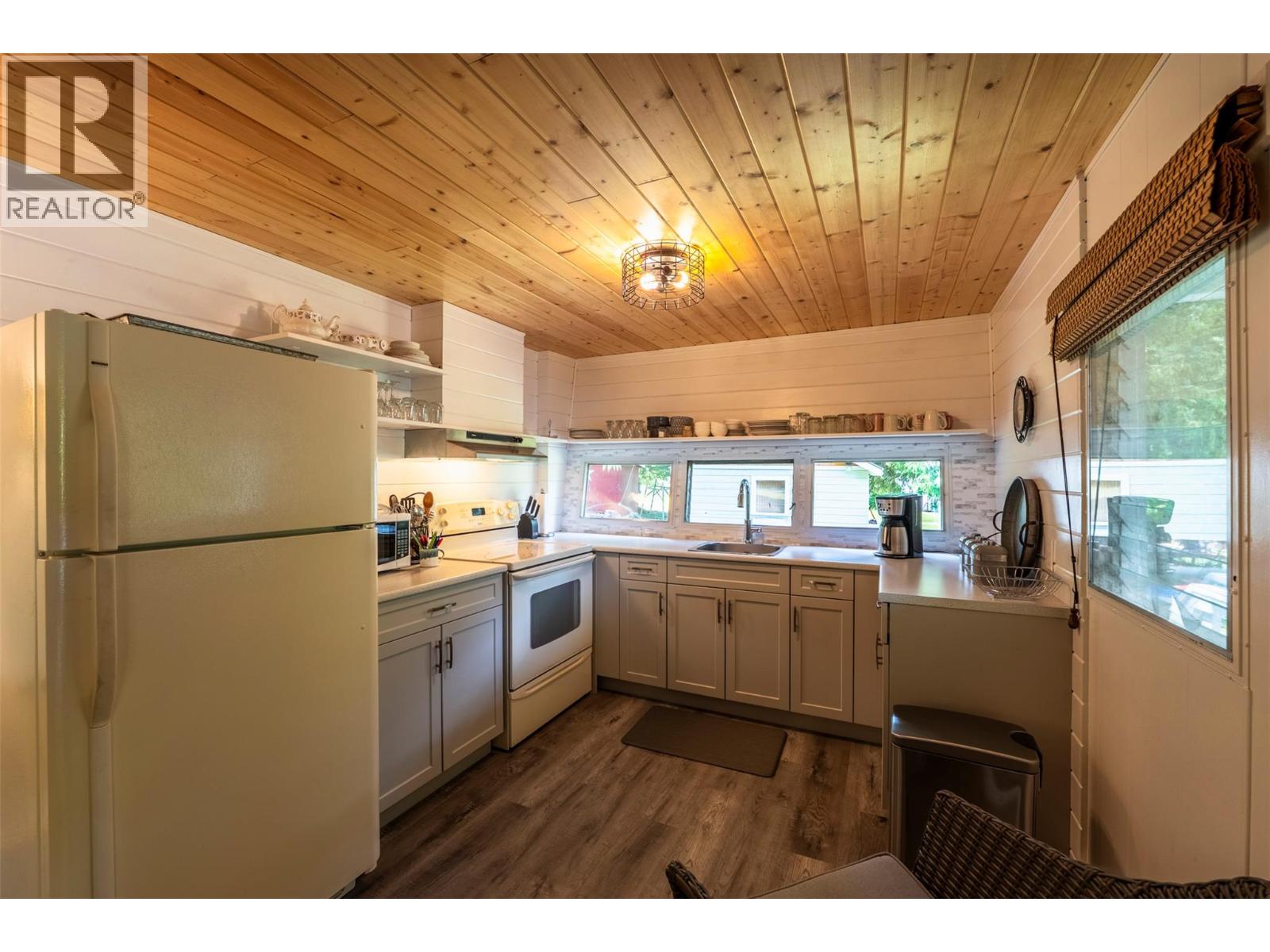 7397 Baxendale Road - 6