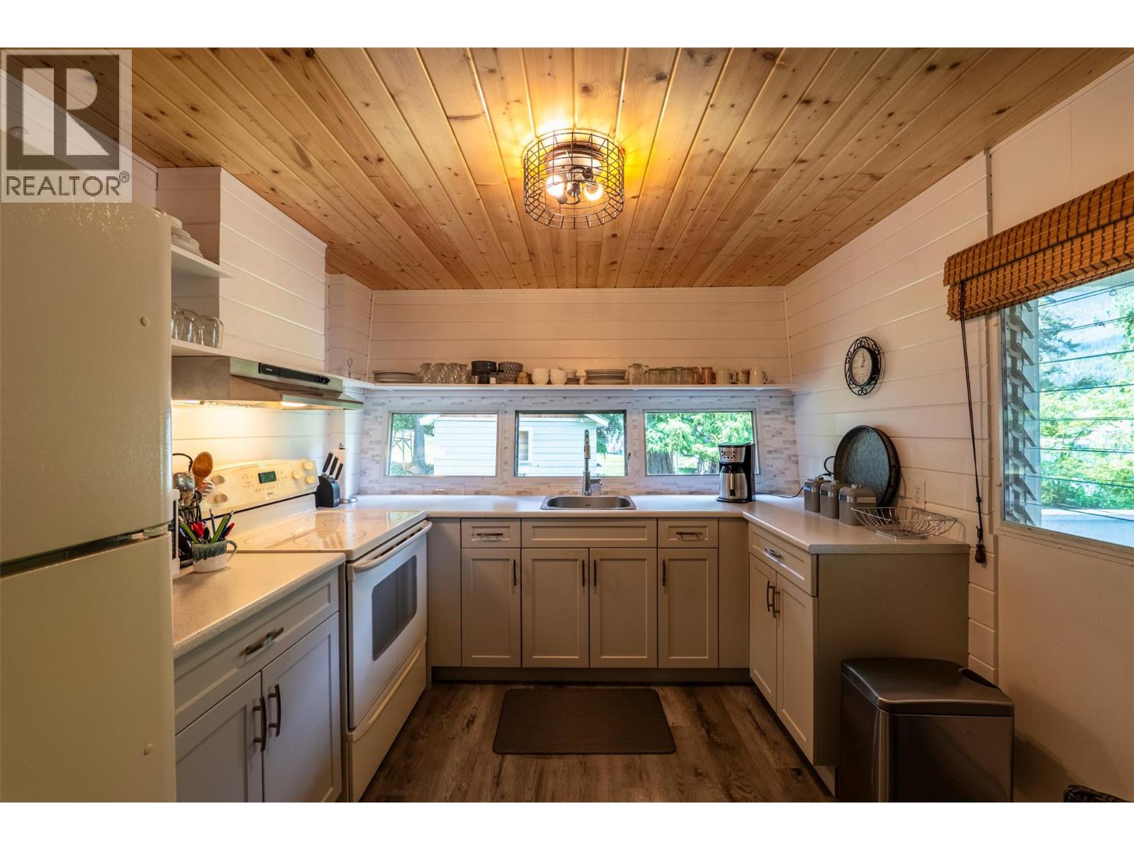 7397 Baxendale Road - 7