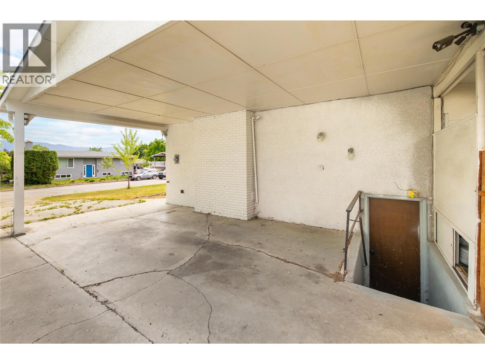1738 Smithson Drive - 33