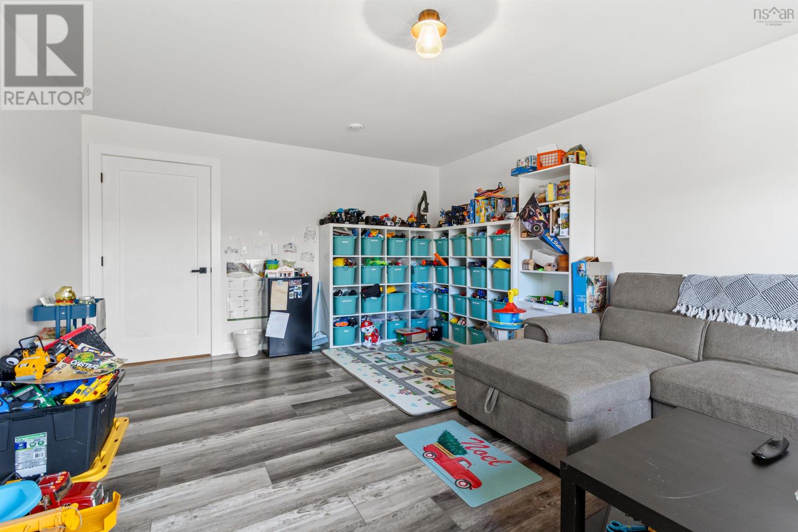 215 Grono Road - 12
