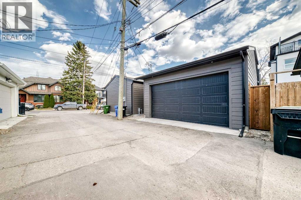 2006 41 Avenue SW - 35