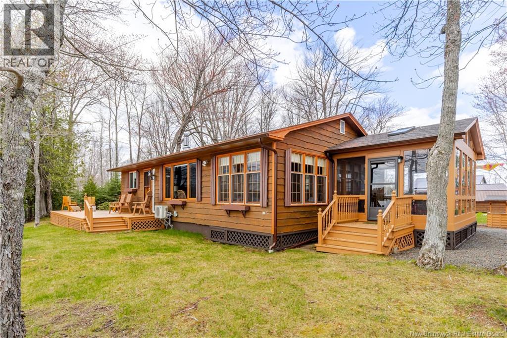 18 Lakeside Crescent - Image 2