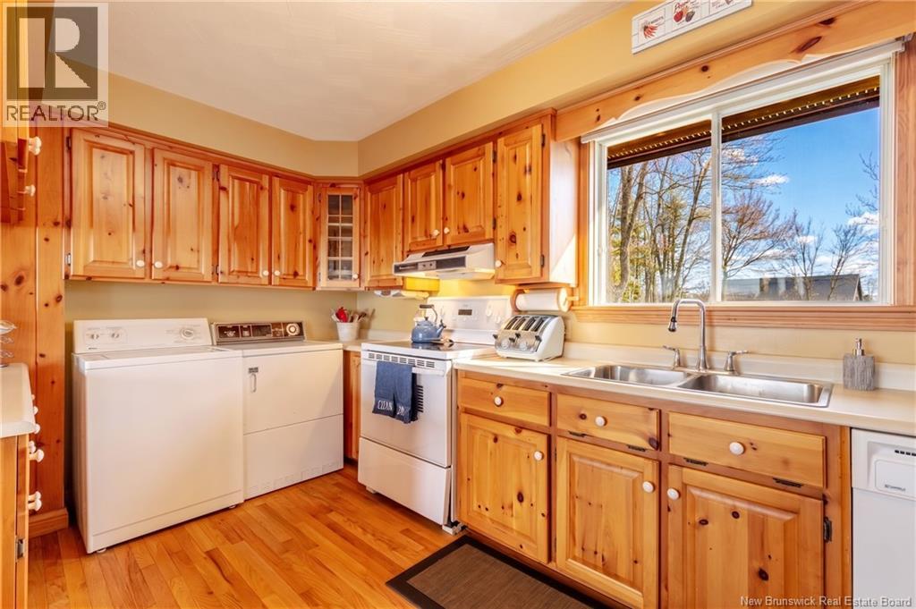 18 Lakeside Crescent - 13