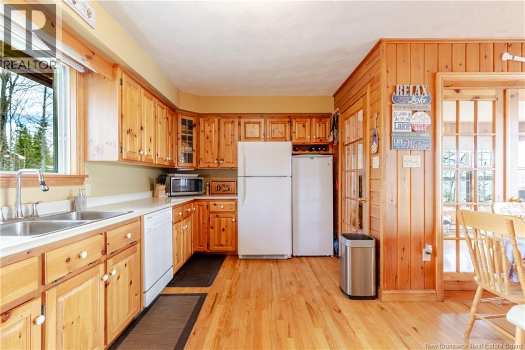 18 Lakeside Crescent - 14
