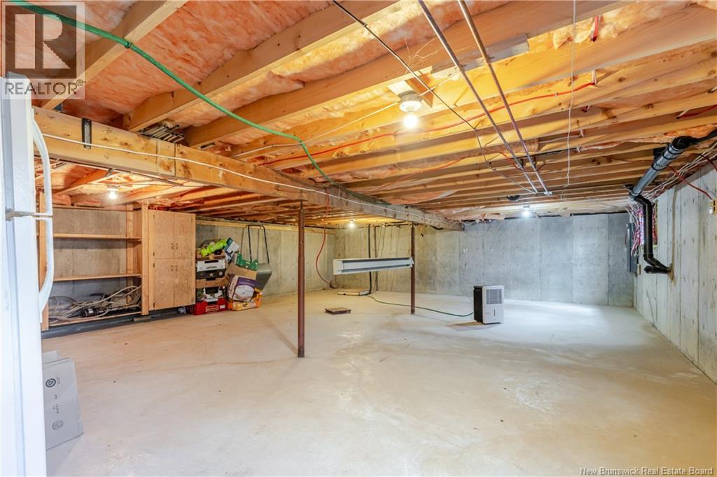 18 Lakeside Crescent - 30