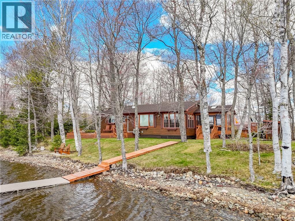 18 Lakeside Crescent - 32