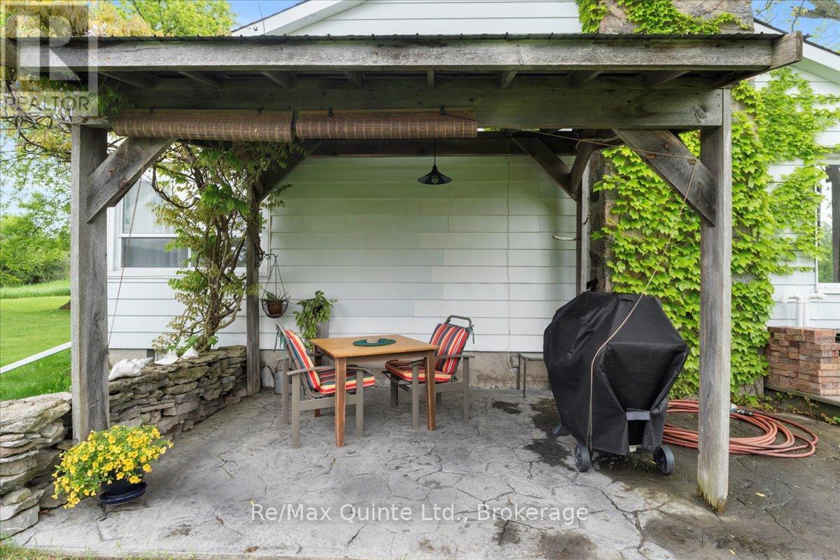 404 BRIDGE STREET W - 38