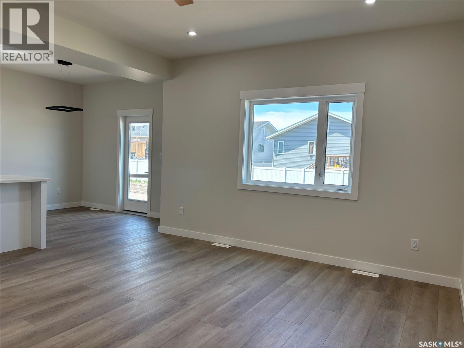 222 Veterans DRIVE - 3