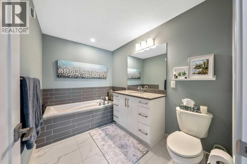 #102 81 Greenbriar Place NW - 26