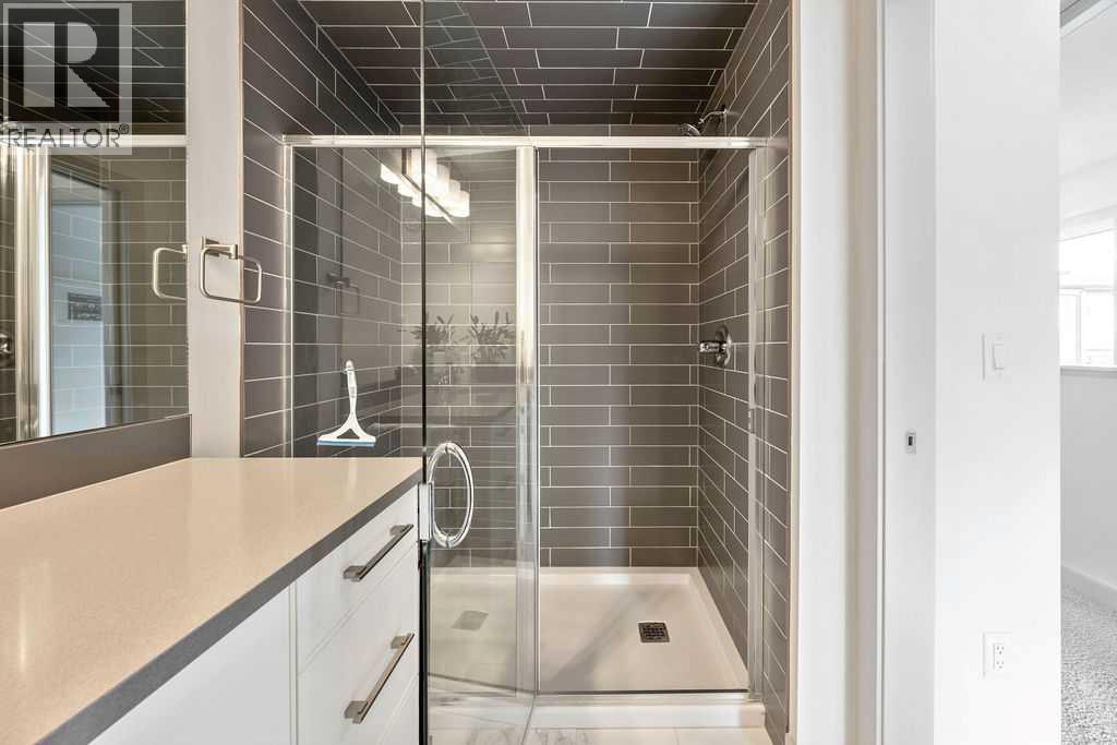 #102 81 Greenbriar Place NW - 29