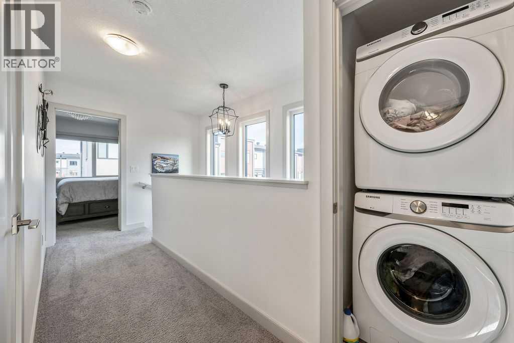 #102 81 Greenbriar Place NW - 27