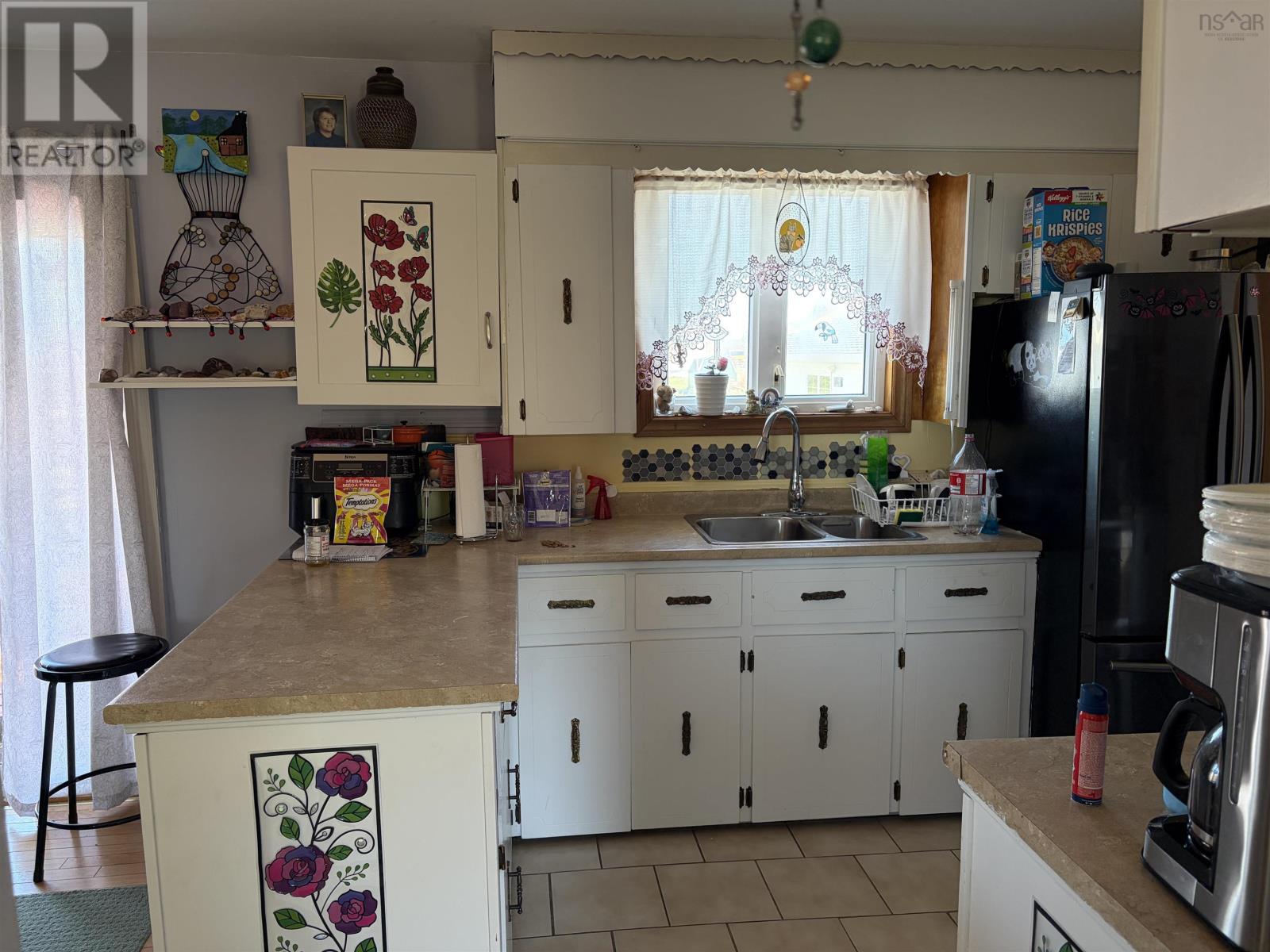 100 Oceanview Crescent - 6