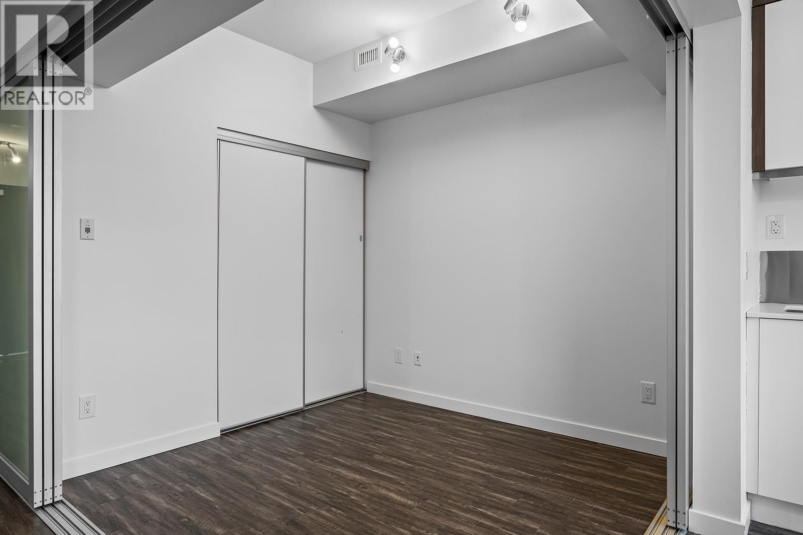 402 1290 St. Paul Street, Kelowna