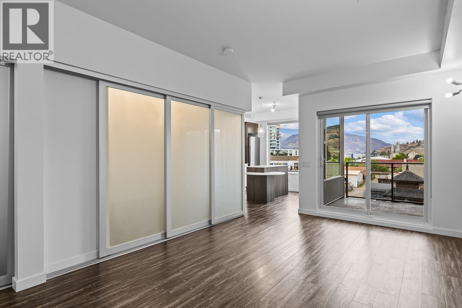402 1290 St. Paul Street, Kelowna