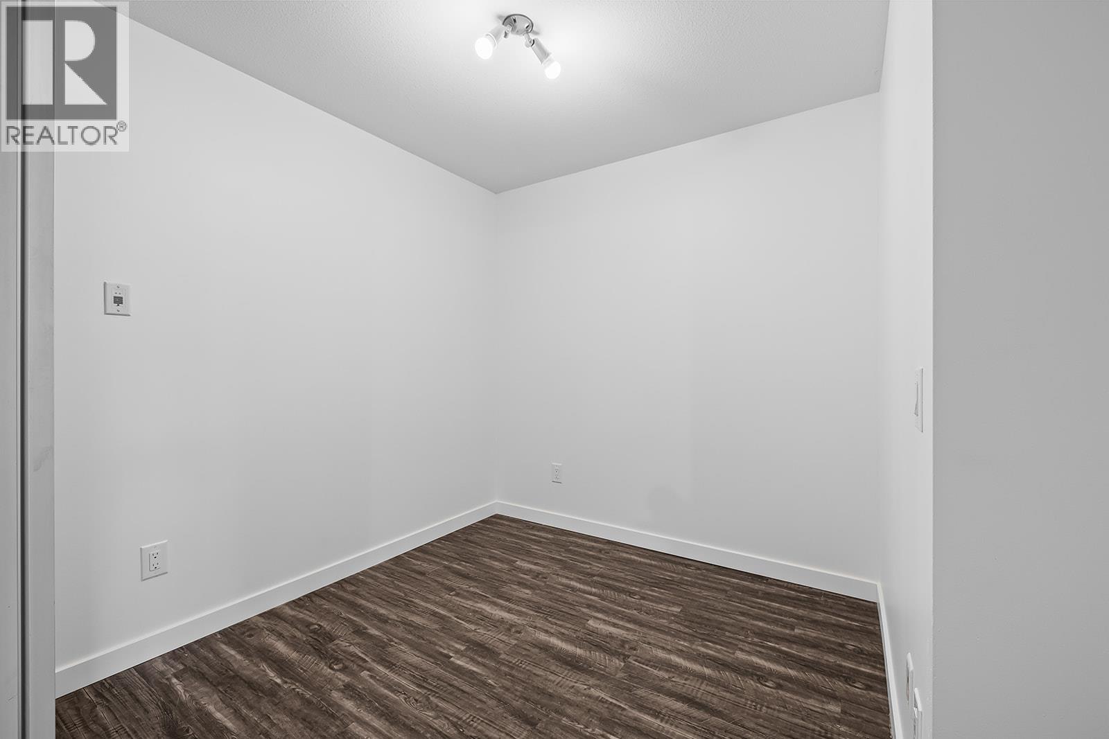 402 1290 St. Paul Street, Kelowna