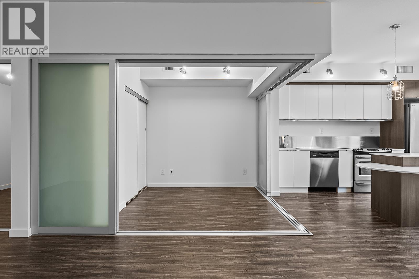 402 1290 St. Paul Street, Kelowna