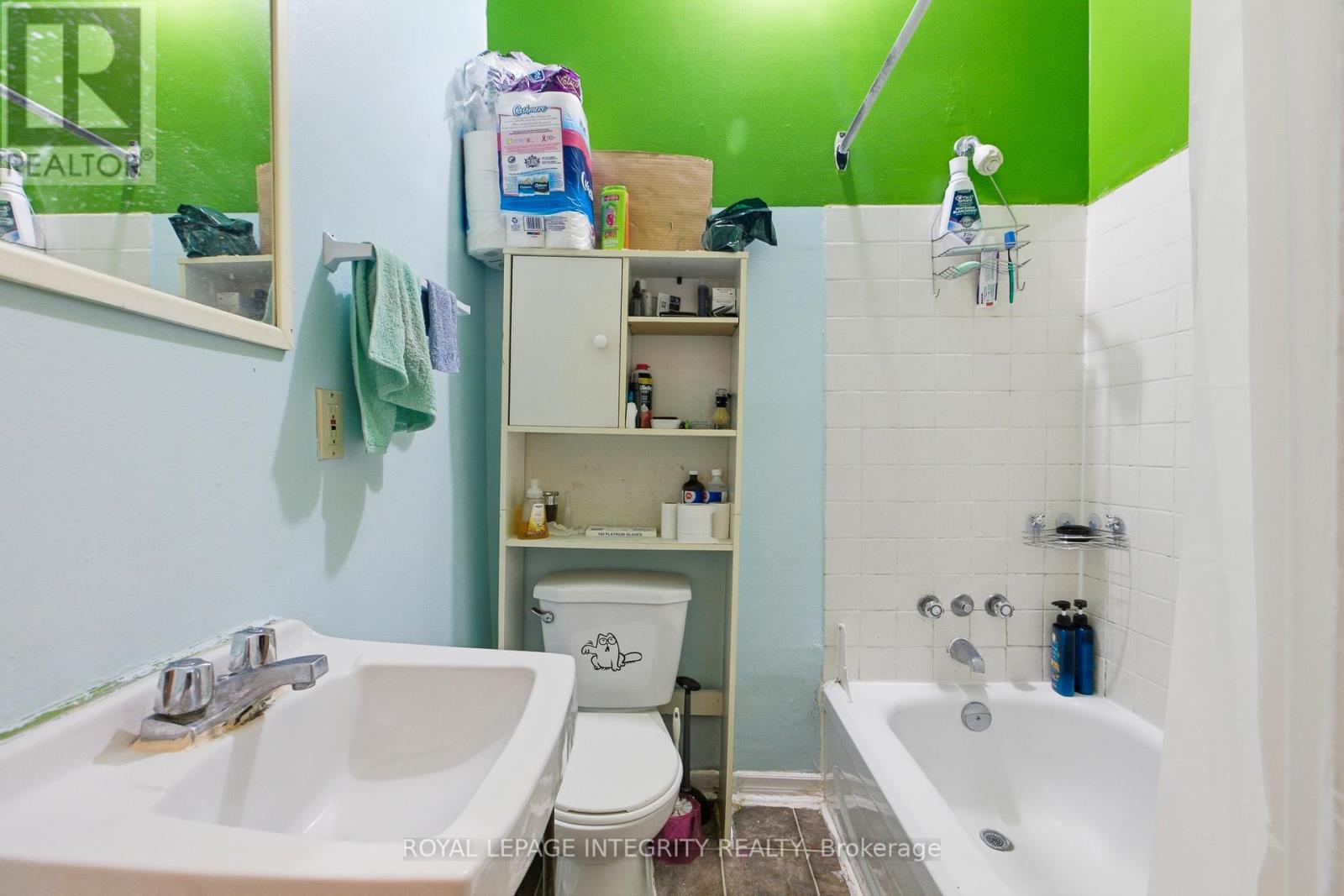 634 GLADSTONE AVENUE - 12