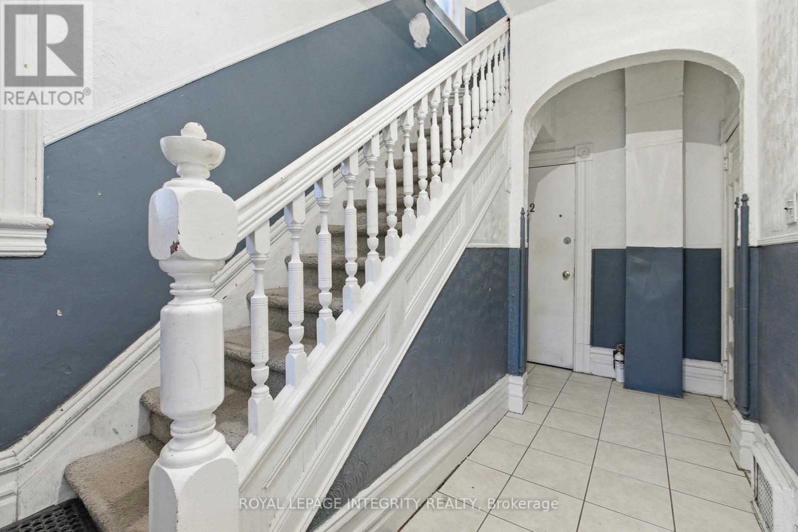 634 GLADSTONE AVENUE - 14