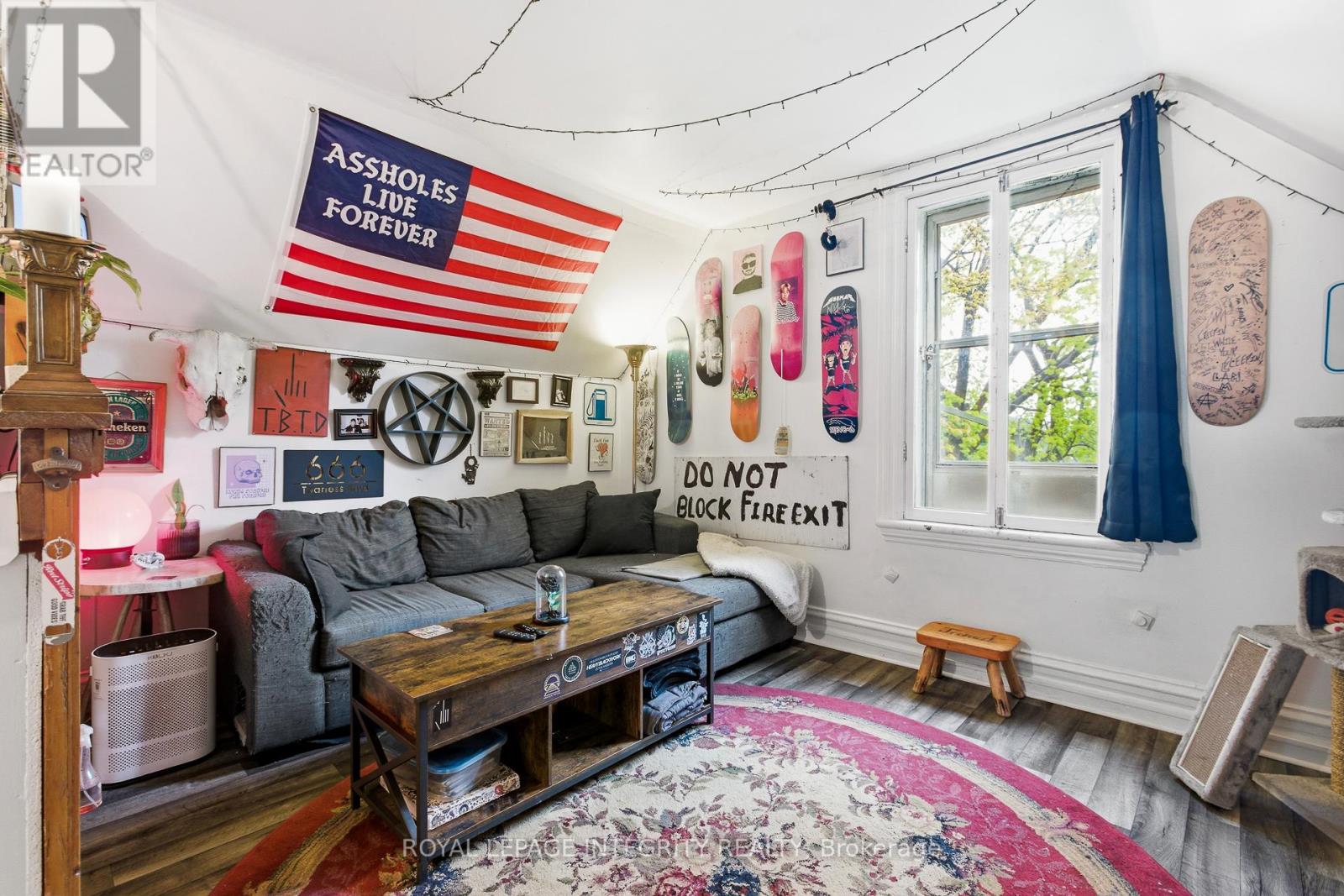 634 GLADSTONE AVENUE - 23