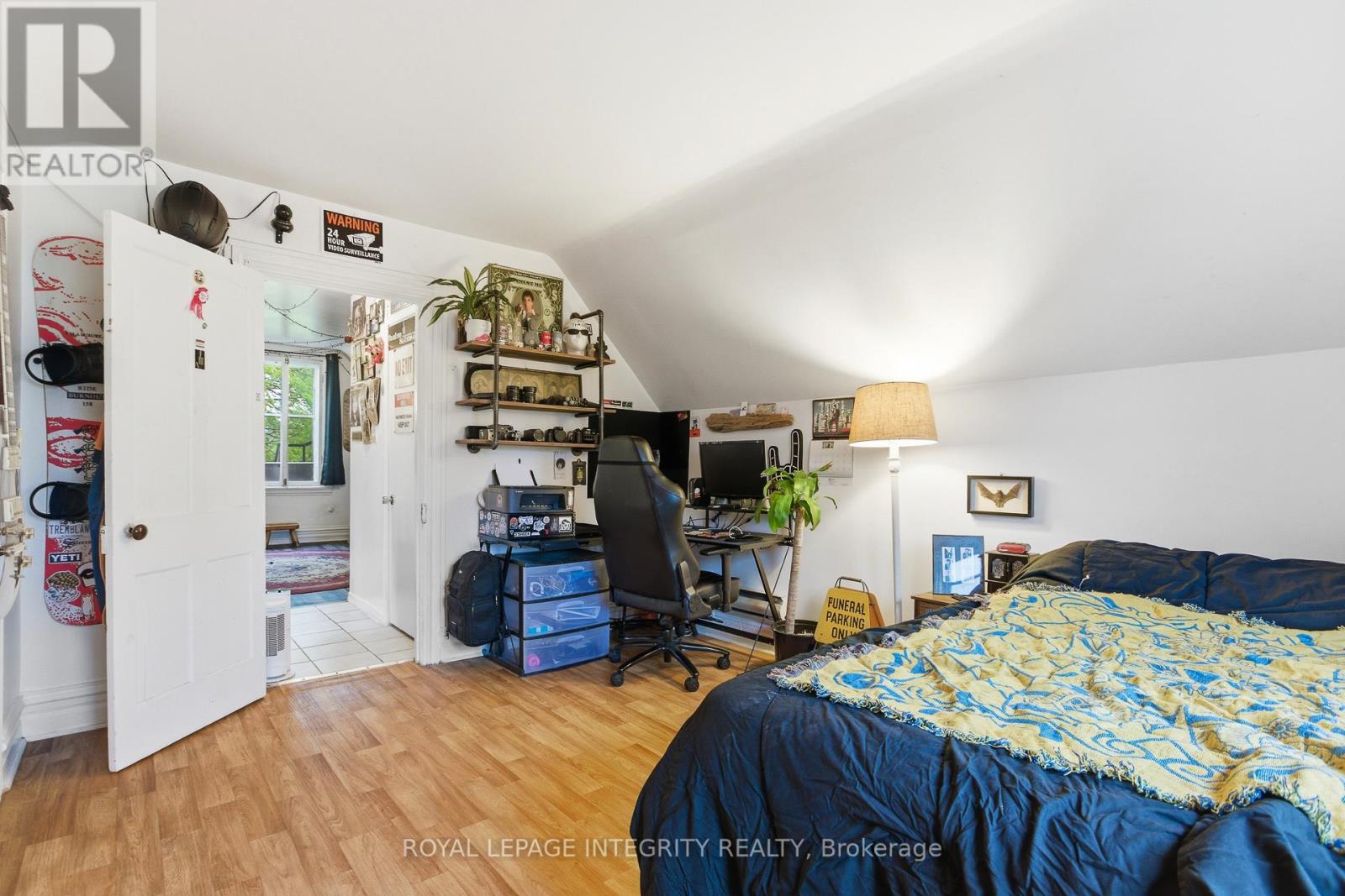 634 GLADSTONE AVENUE - 27