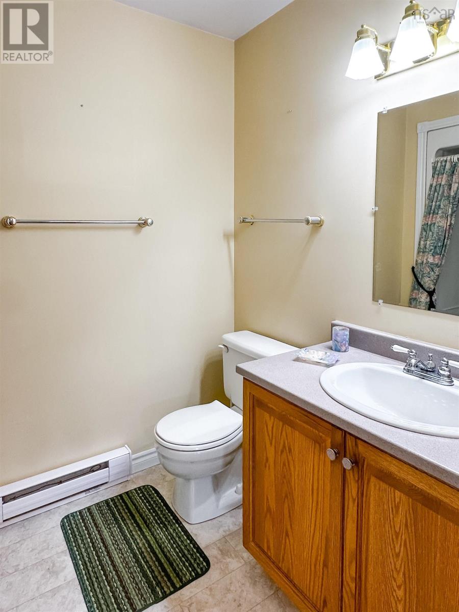 28 Bishop Avenue - 22