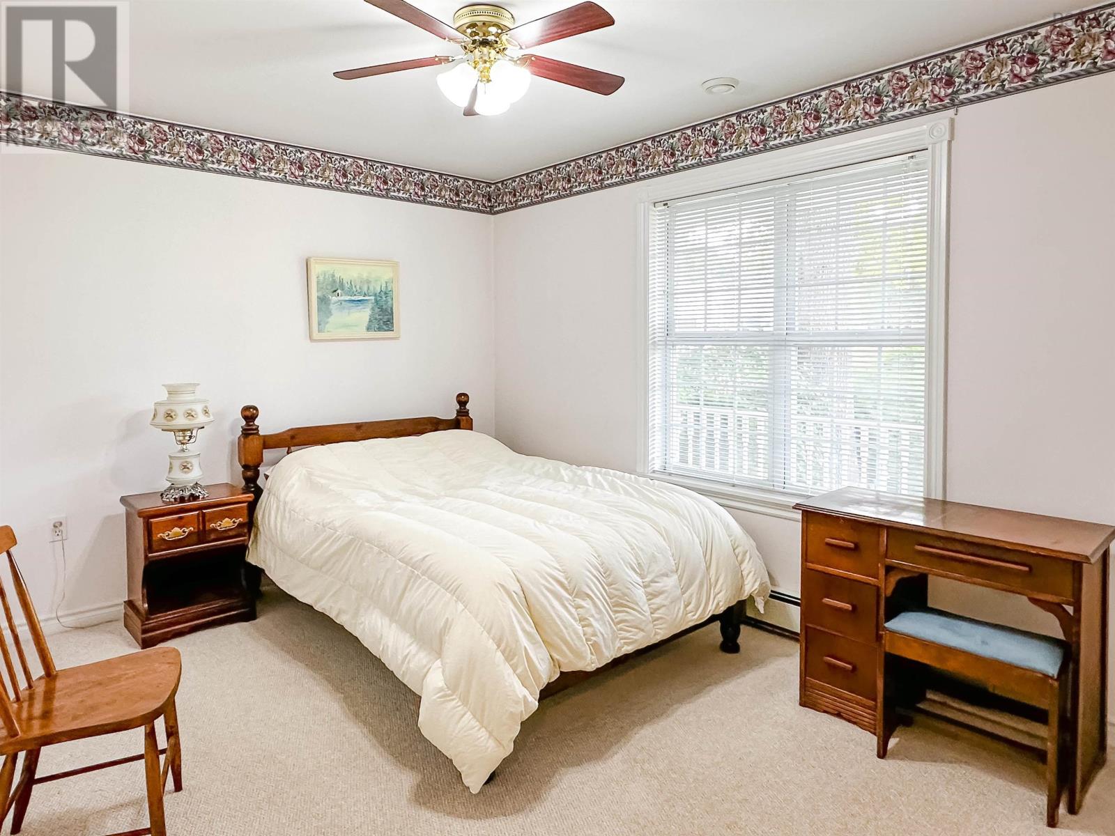 28 Bishop Avenue - 27