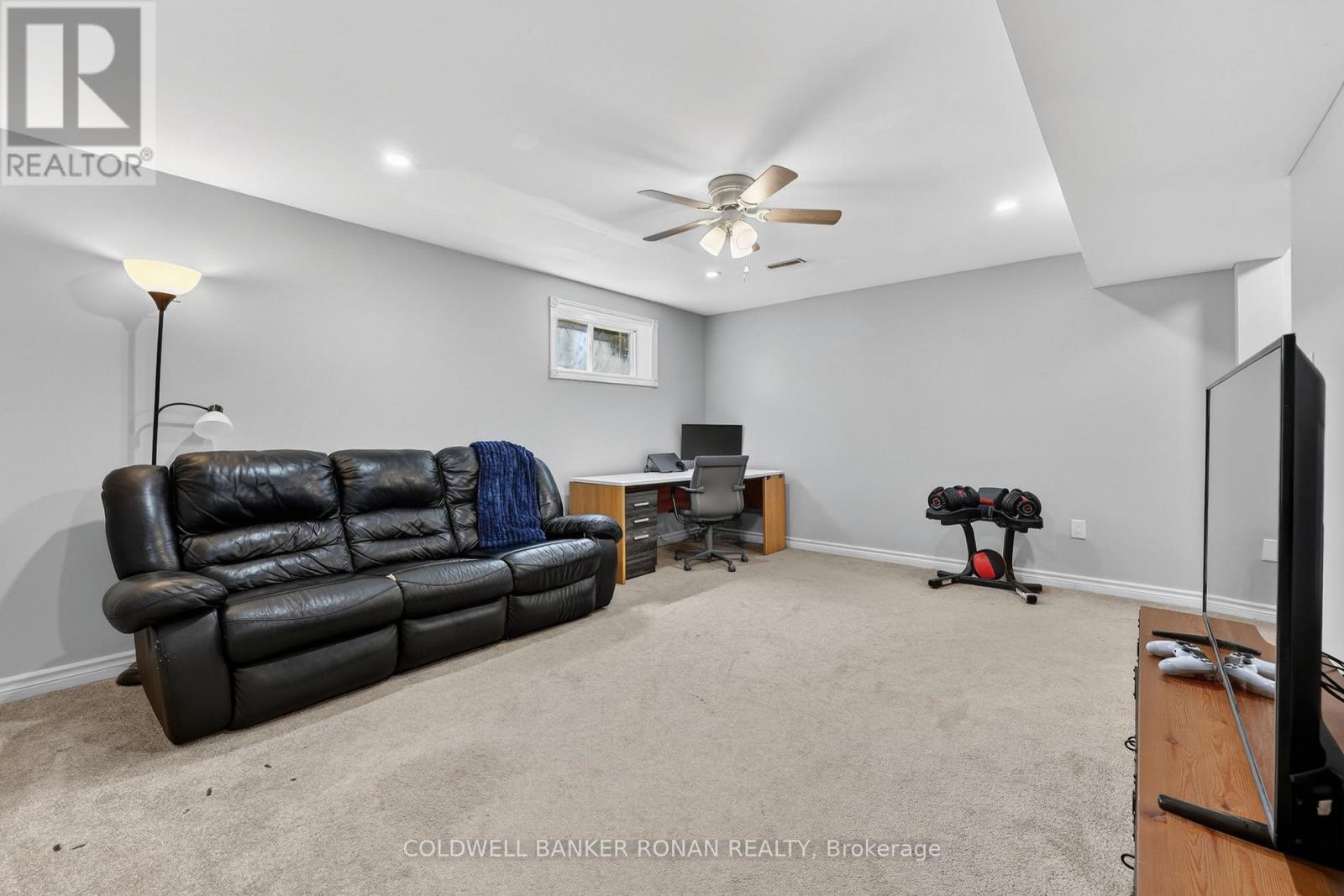31 MARIE STREET - 27