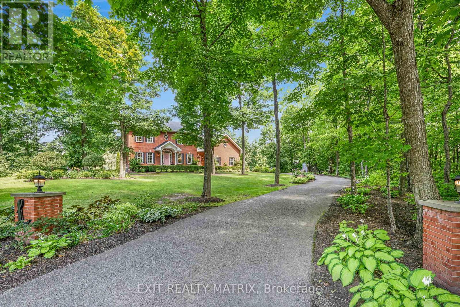 1271 GEORGES VANIER DRIVE - 1