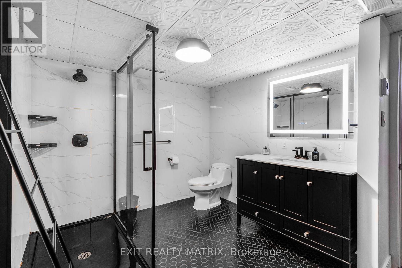 1271 GEORGES VANIER DRIVE - 29