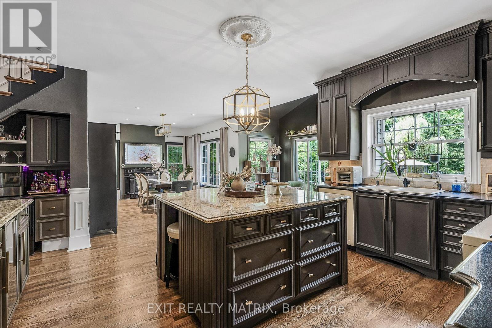1271 GEORGES VANIER DRIVE - 10